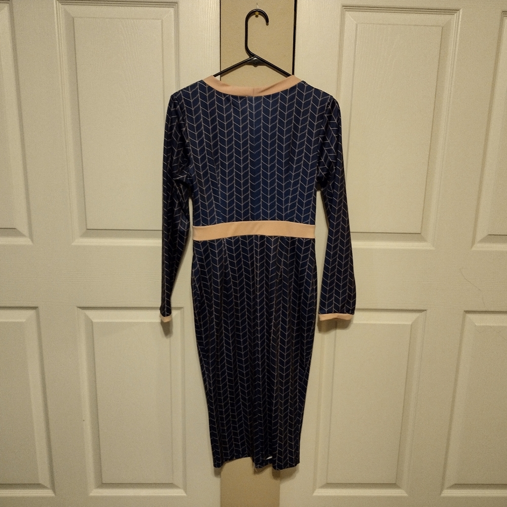 Button Down Bodycon V Neck Sexy Geometric Design Long Sleeve Midi Dress - Picture 4 of 4